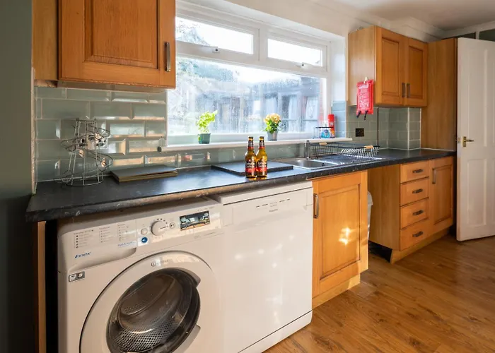 Stockwood House By Cliftonvalley *