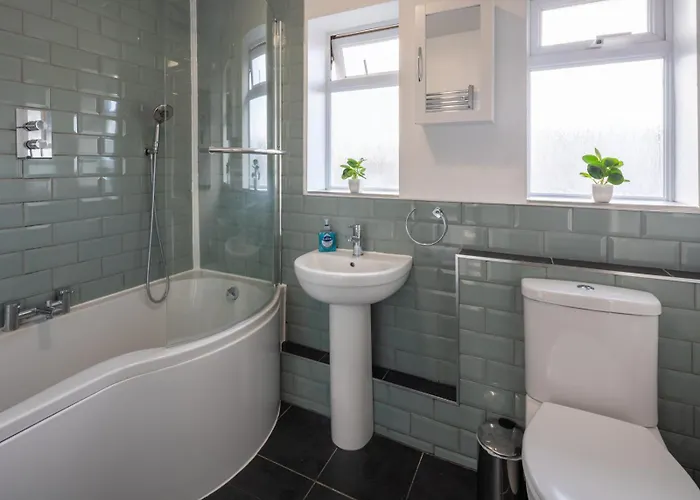 Stockwood House By Cliftonvalley *