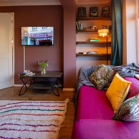 Stockwood House By Cliftonvalley Holiday home