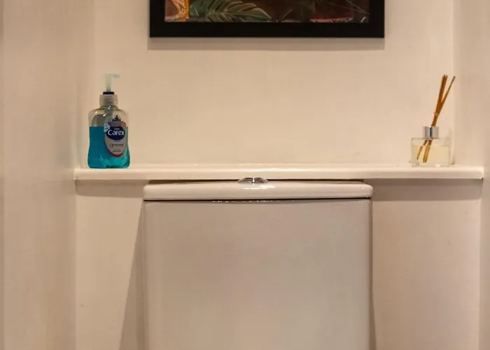 Stockwood House By Cliftonvalley *